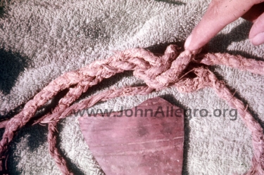 14 Rope and pottery from Christmas Cave