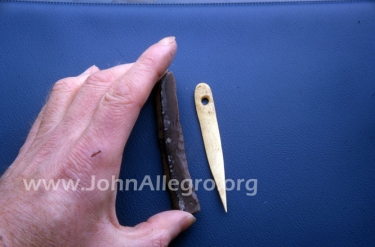 13 Flint and needle from Christmas Cave