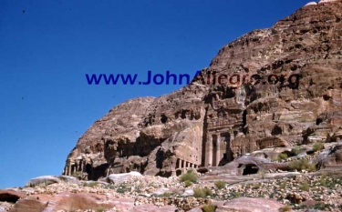 41 Petra